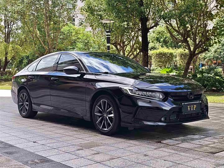 Фото 3 - Honda Inspire