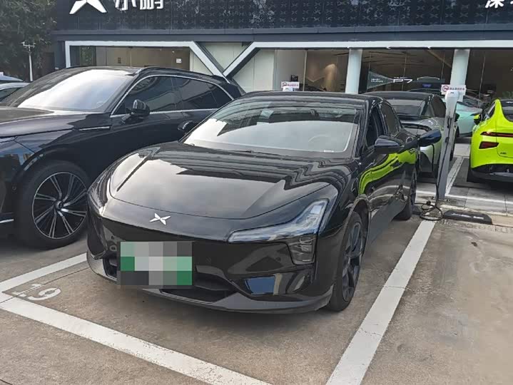 Фото 1 - XPeng Mona M03