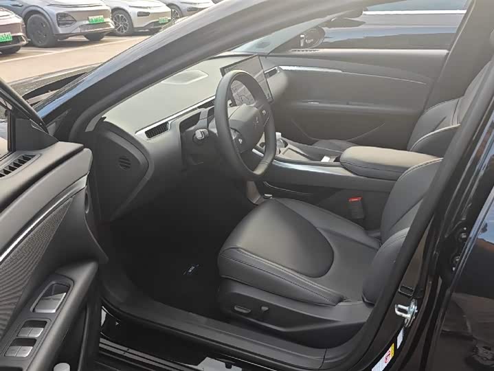 Фото 3 - XPeng Mona M03