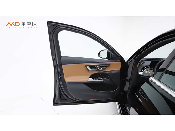 Фото 10 - Mercedes-Benz E-Class