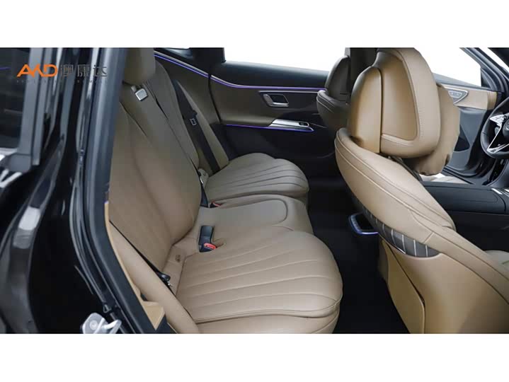 Фото 8 - Mercedes-Benz E-Class