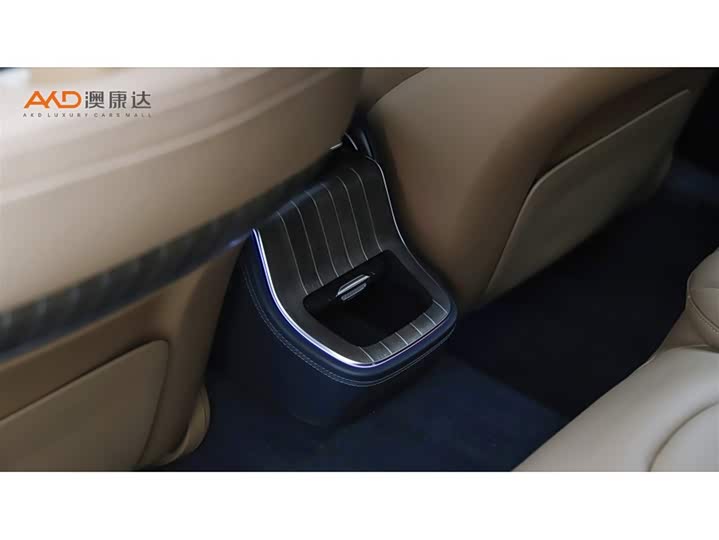 Фото 9 - Mercedes-Benz E-Class