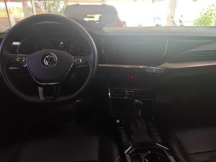 Фото 10 - Volkswagen Passat