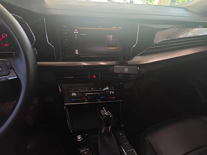 Фото 13 - Volkswagen Passat