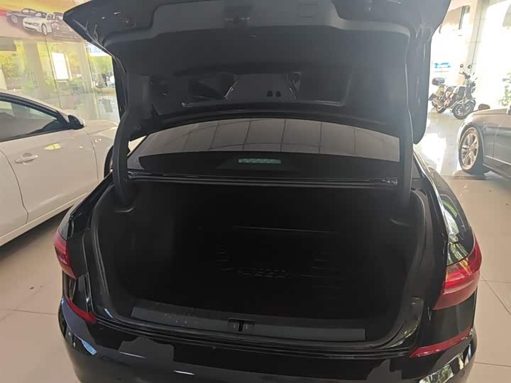 Фото 19 - Volkswagen Passat