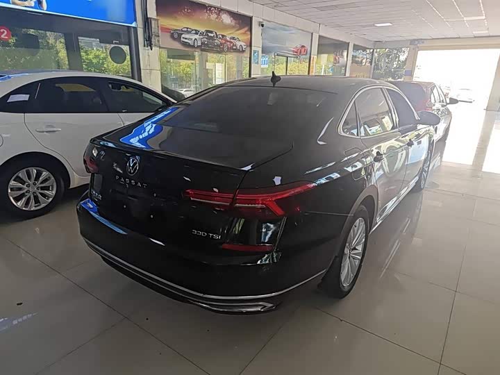 Фото 7 - Volkswagen Passat