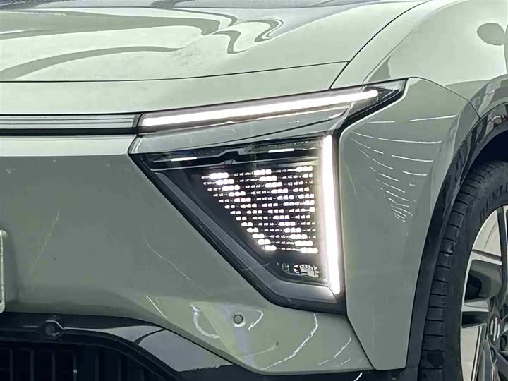 Фото 3 - HiPhi Y