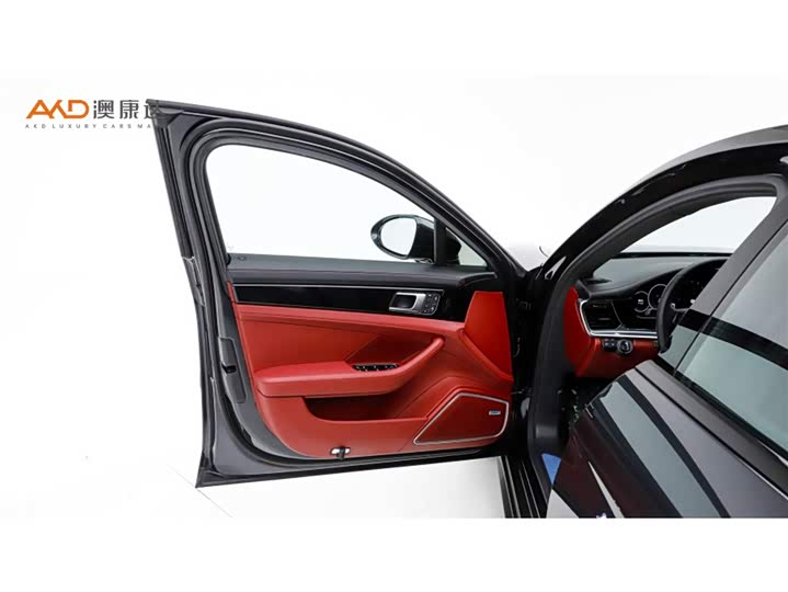 Фото 10 - Porsche Panamera