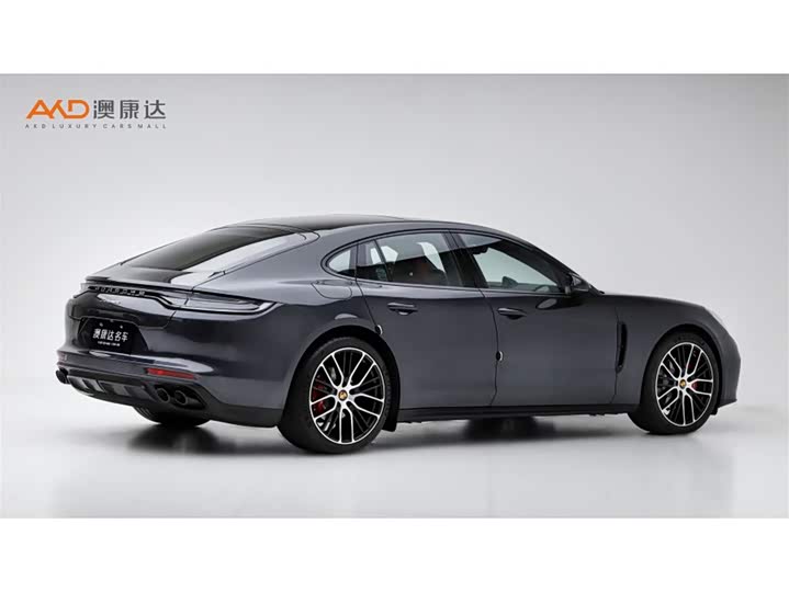 Фото 3 - Porsche Panamera