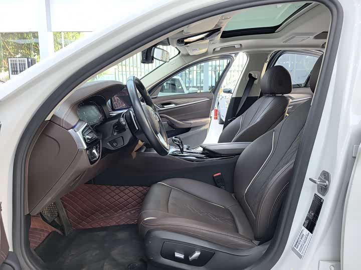 Фото 4 - BMW 5 Series