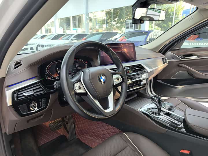 Фото 9 - BMW 5 Series