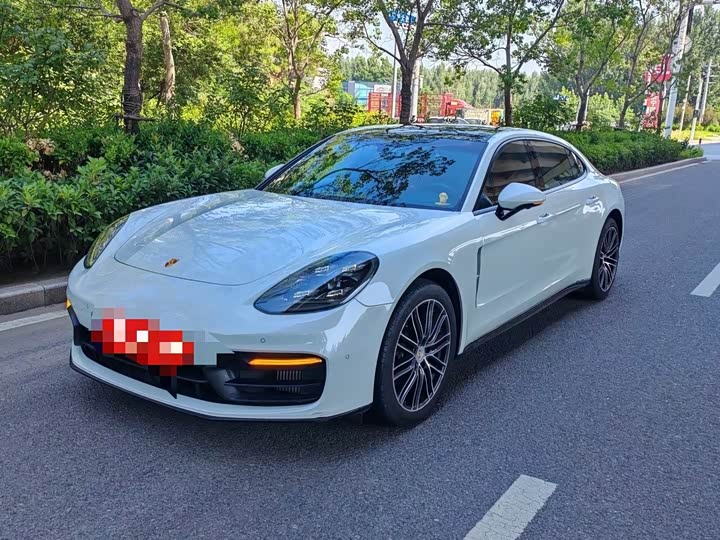 Фото 1 - Porsche Panamera