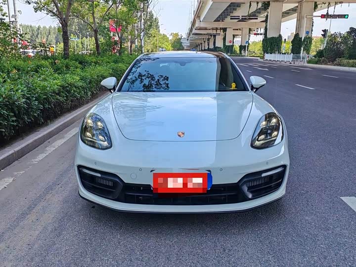 Фото 3 - Porsche Panamera