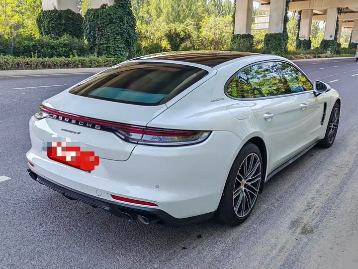 Фото 4 - Porsche Panamera