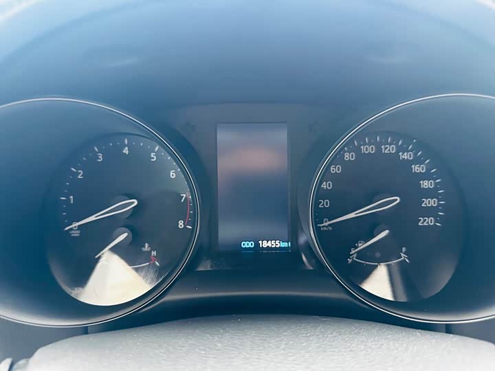 Фото 9 - Toyota C-HR