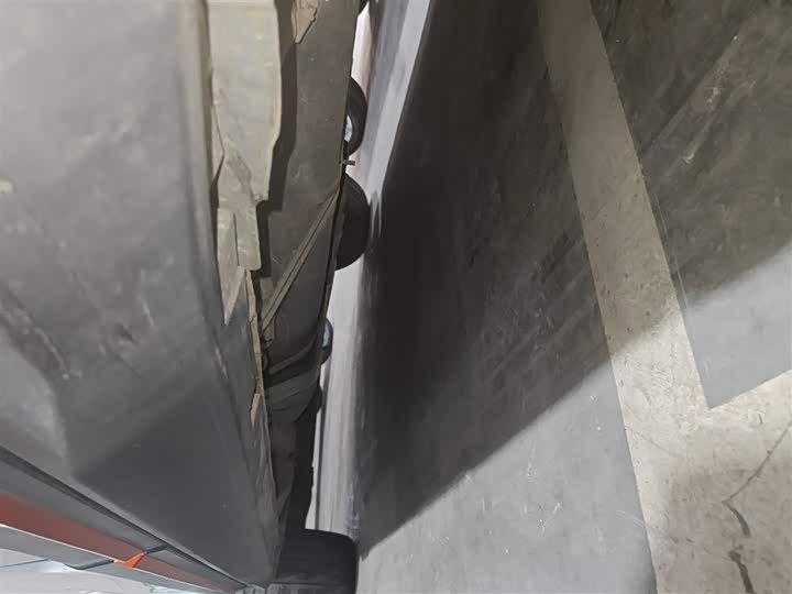 Фото 22 - Geely Atlas