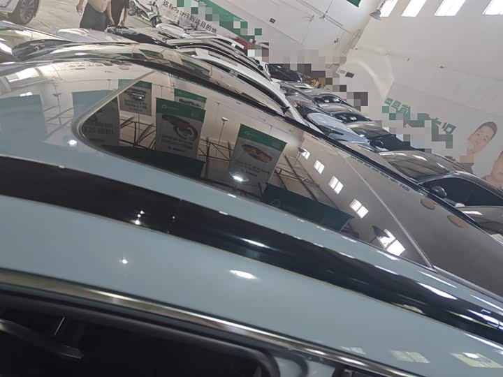 Фото 31 - Geely Atlas