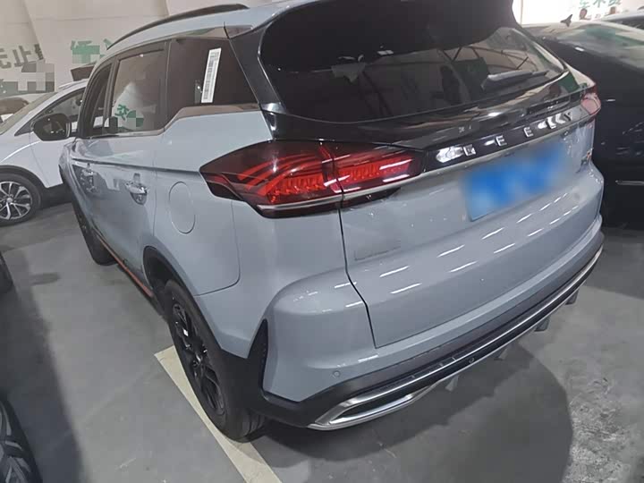 Фото 5 - Geely Atlas