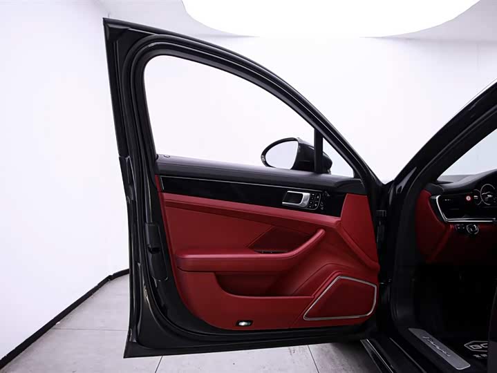 Фото 11 - Porsche Panamera