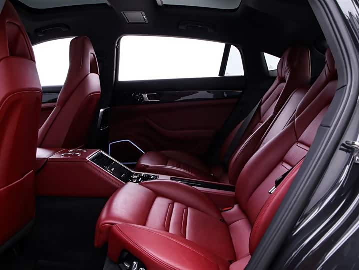 Фото 14 - Porsche Panamera