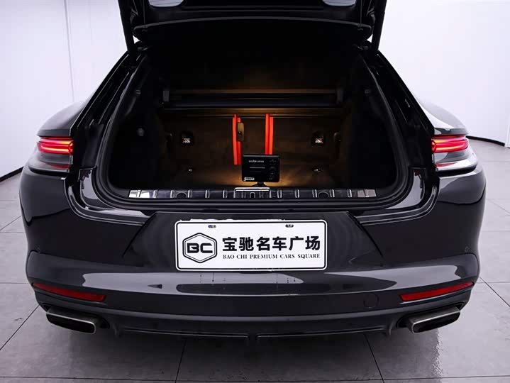 Фото 16 - Porsche Panamera