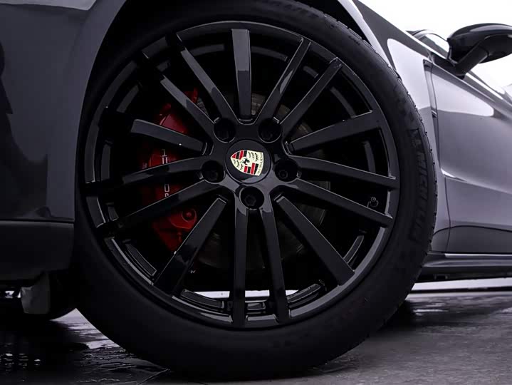 Фото 17 - Porsche Panamera