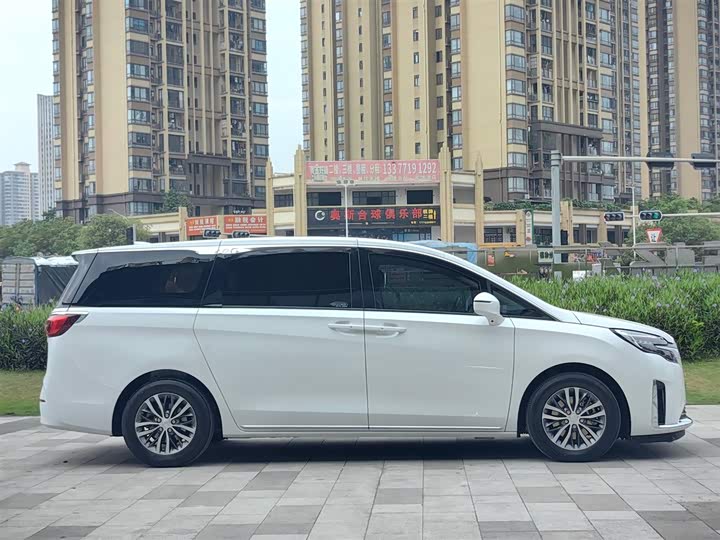 Фото 10 - Buick GL8 ES