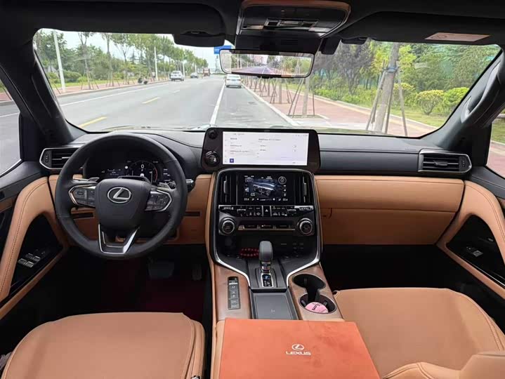 Фото 5 - Lexus LX