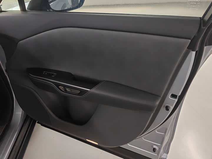 Фото 12 - Lexus RZ