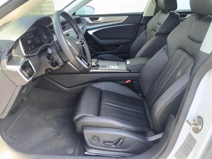 Фото 17 - Audi A7