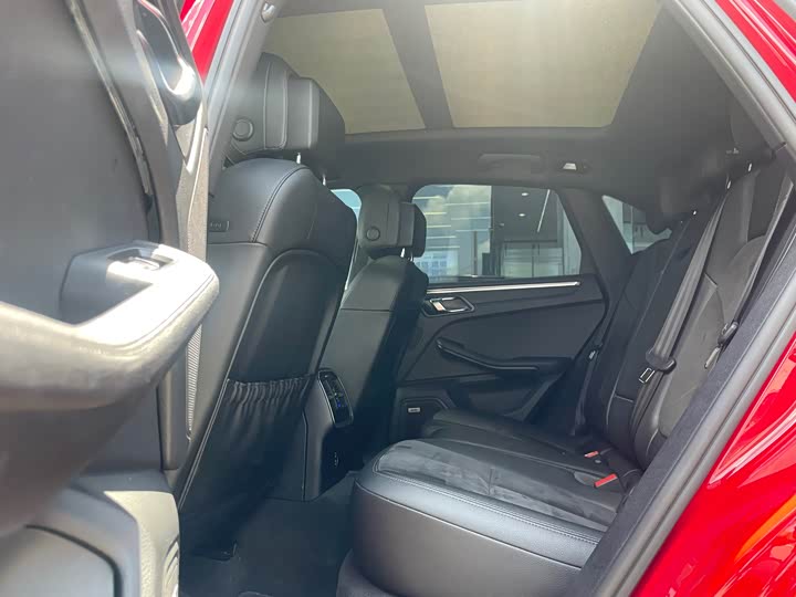 Фото 12 - Porsche Macan