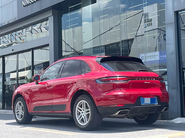 Фото 14 - Porsche Macan