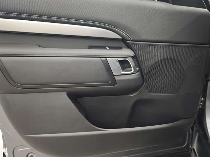 Фото 8 - Land Rover Discovery