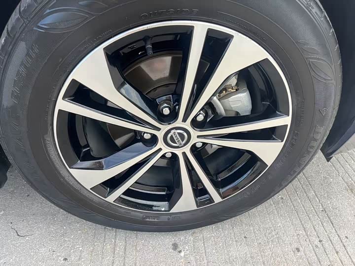 Фото 10 - Nissan Sylphy