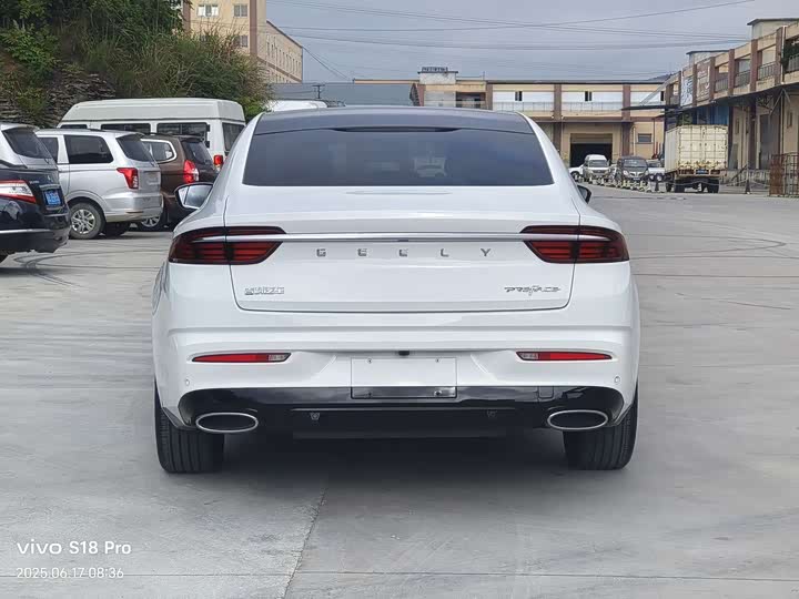 Фото 4 - Geely Preface