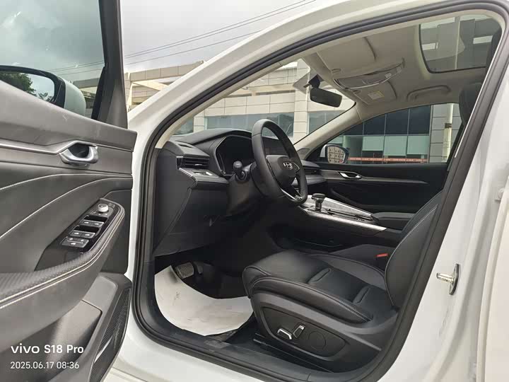 Фото 7 - Geely Preface