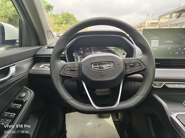 Фото 9 - Geely Preface