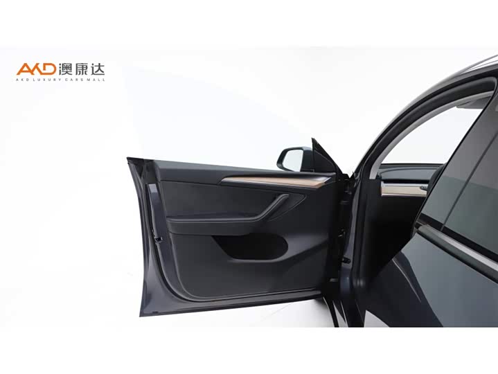 Фото 10 - Tesla Model Y