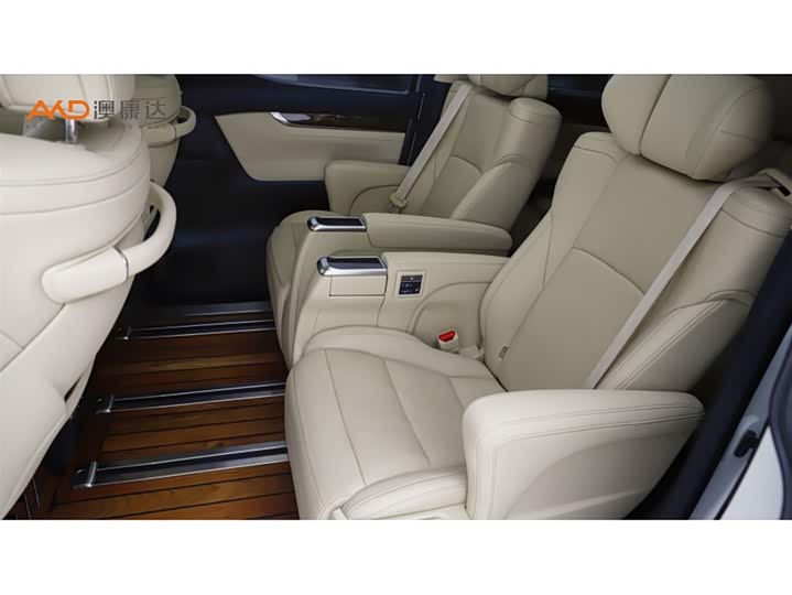 Фото 7 - Toyota Alphard