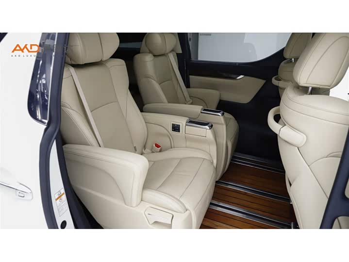 Фото 8 - Toyota Alphard