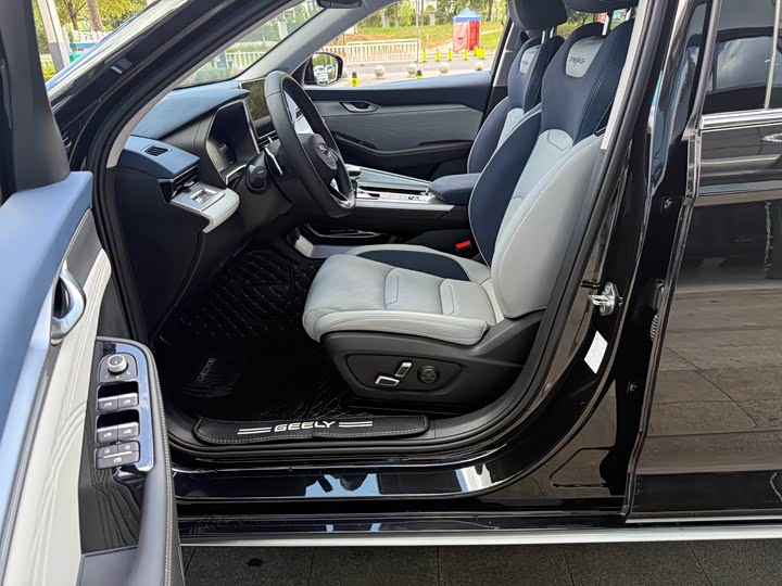 Фото 4 - Geely Preface