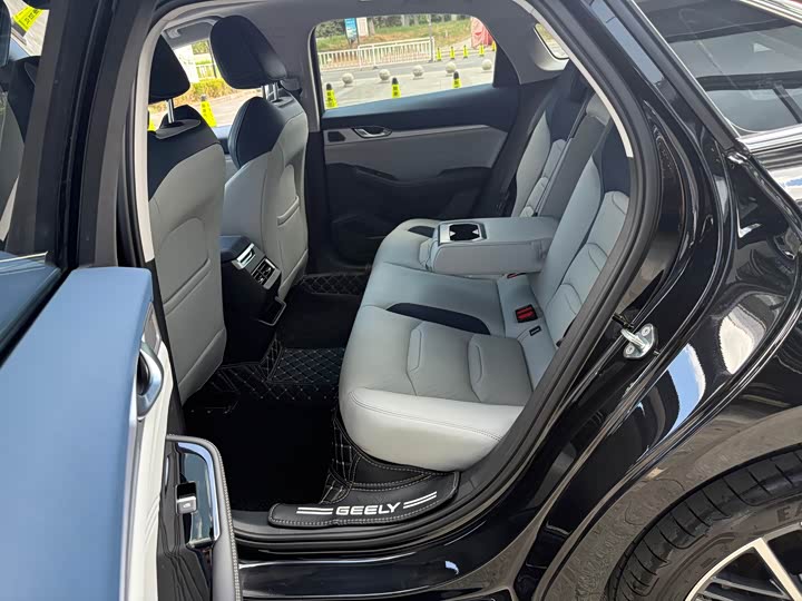 Фото 5 - Geely Preface