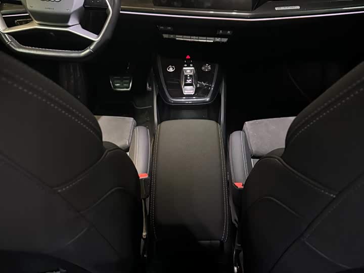 Фото 12 - Audi Q4 e-tron