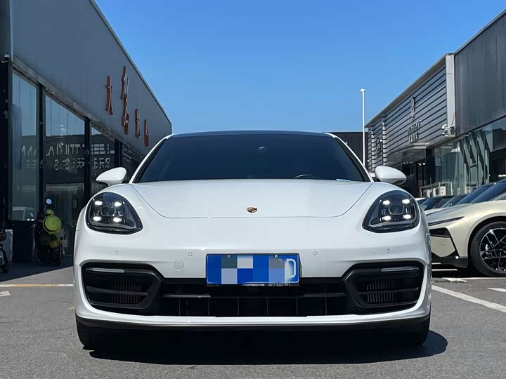 Фото 1 - Porsche Panamera