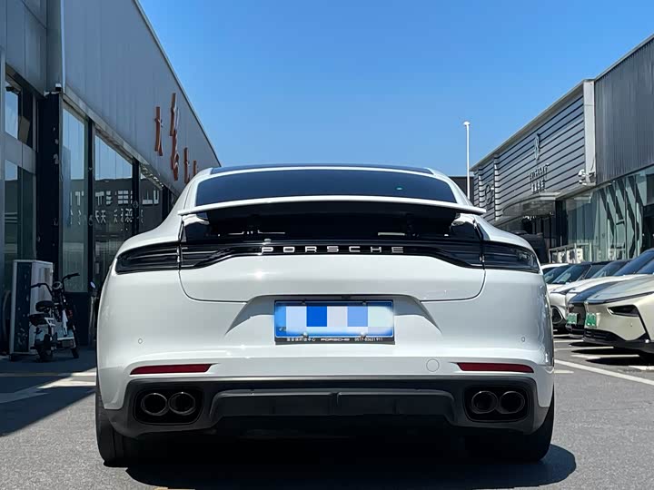 Фото 14 - Porsche Panamera