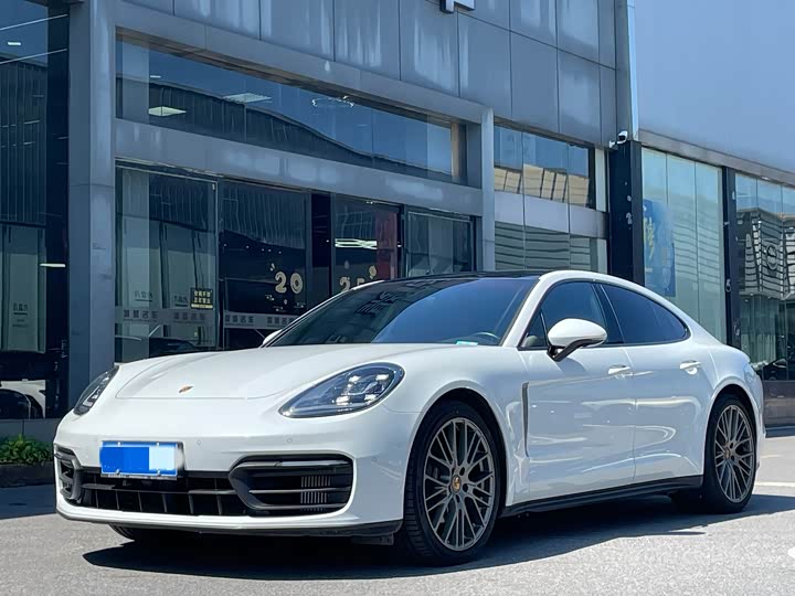 Фото 2 - Porsche Panamera