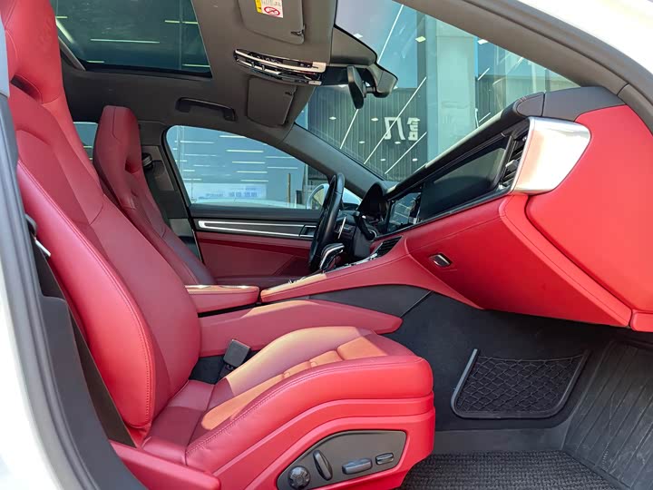 Фото 9 - Porsche Panamera