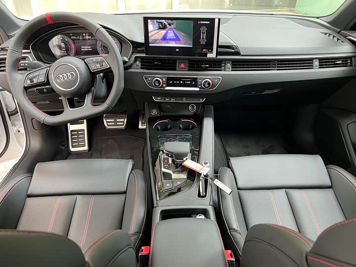 Фото 6 - Audi A4L