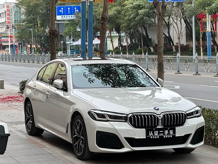 Фото 5 - BMW 5 Series