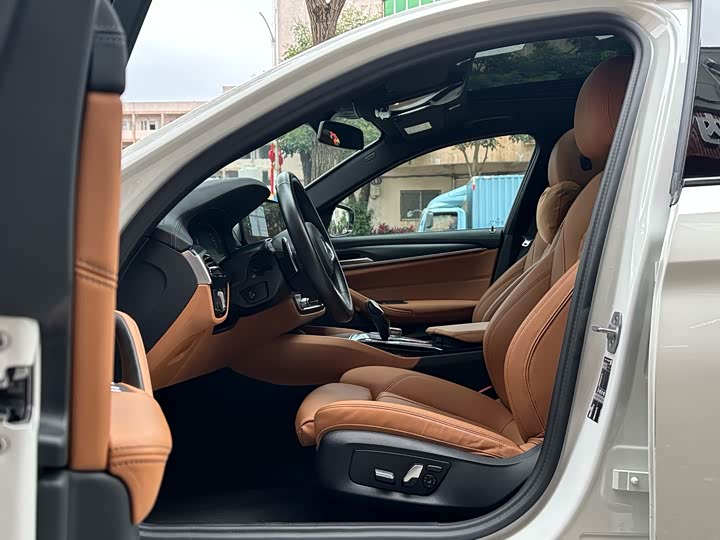 Фото 8 - BMW 5 Series